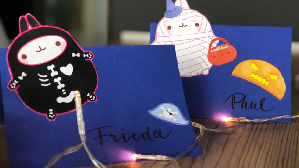 Bunte Tischkärtchen mit Namen