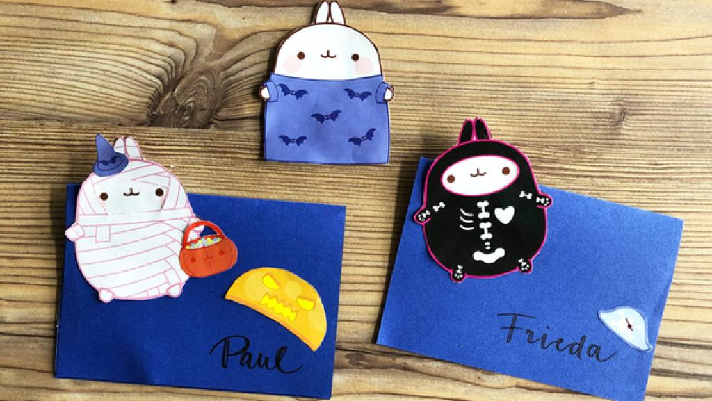 Bunte Tischkärtchen mit Namen