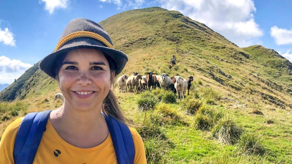 Ab in die Berge (04) | Anna geht im Gailtal in Kärnten wandern und besucht eine Hirtin und ihre Schafherde auf der Alm.