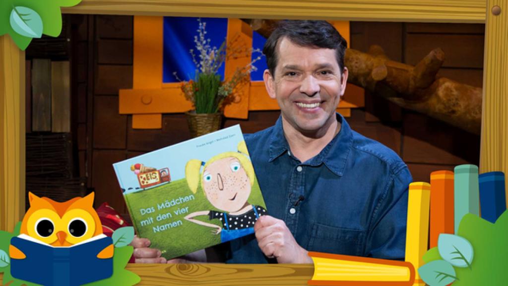 Juri liest das Kinderbuch: "Das Mädchen mit den vier Namen" | Rechte: KiKA Juri liest das Kinderbuch: "Das Mädchen mit den vier Namen"