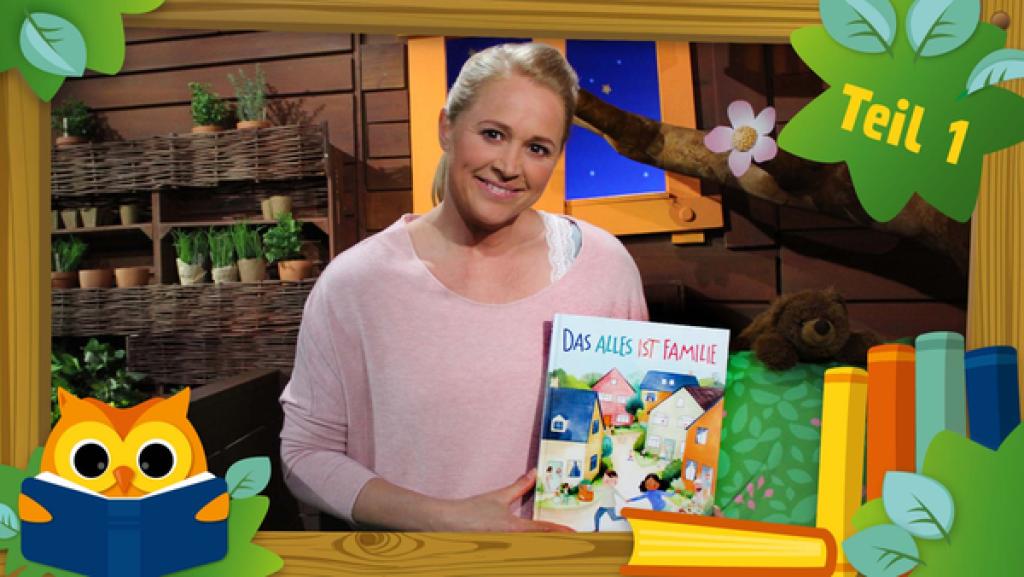 Das alles ist Familie | Rechte: KiKA Singa aus dem Baumhaus hält das Buch "Das alles ist Familie" in den Händen