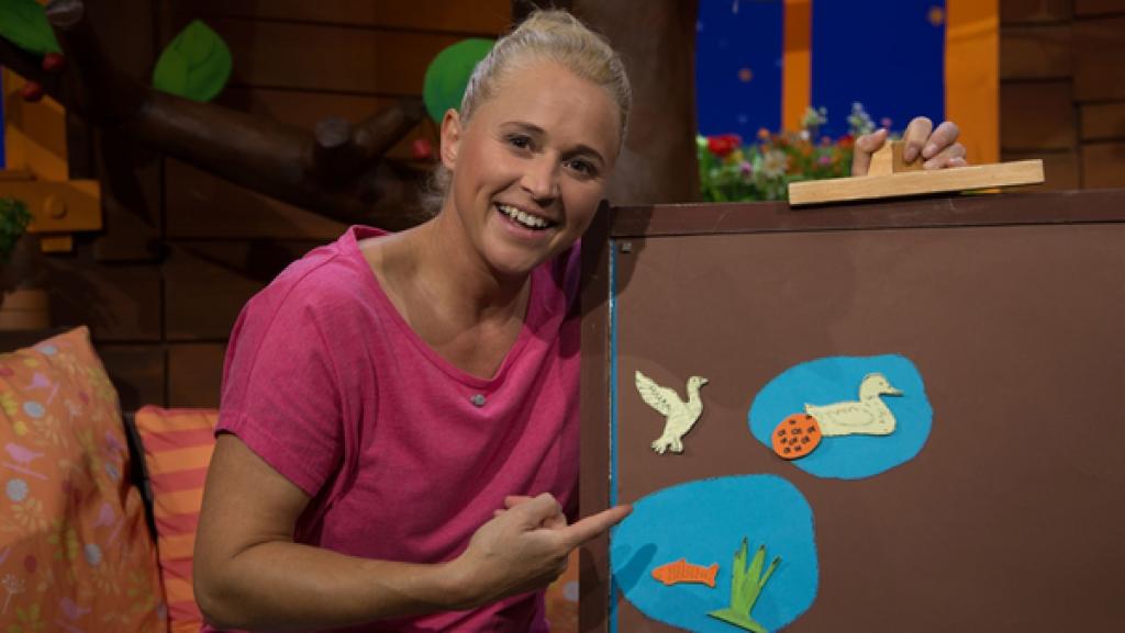 Singa und eine Tafel