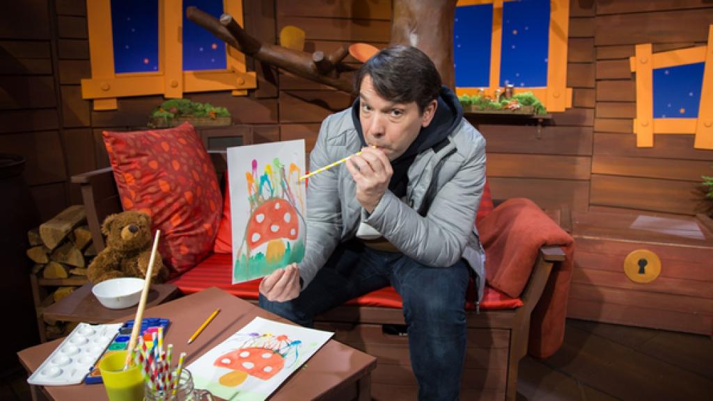 Ein Regentag muss nicht immer grau sein. Juri hat eine tolle Idee, wie man den Regen bunt machen kann.