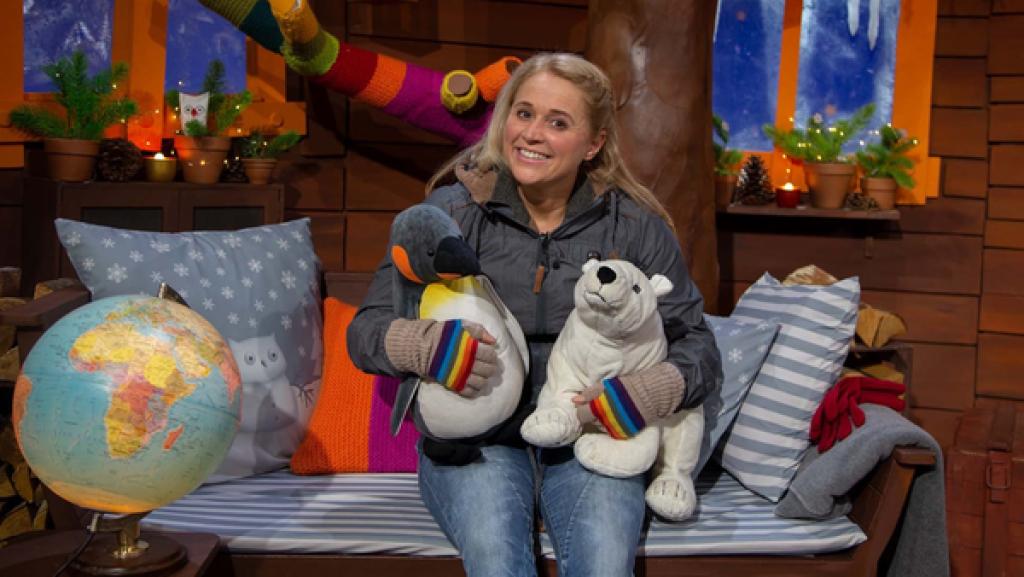 Weil es draußen so kalt ist, wünscht sich Singa, ein Eisbär zu sein, die lieben nämlich die Kälte. Ähnlich ist es auch bei den Pinguinen.