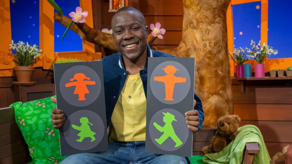 Matondo ist aufgefallen, dass es in manchen Städten verschiedene Ampelmännchen und auch -frauen gibt.