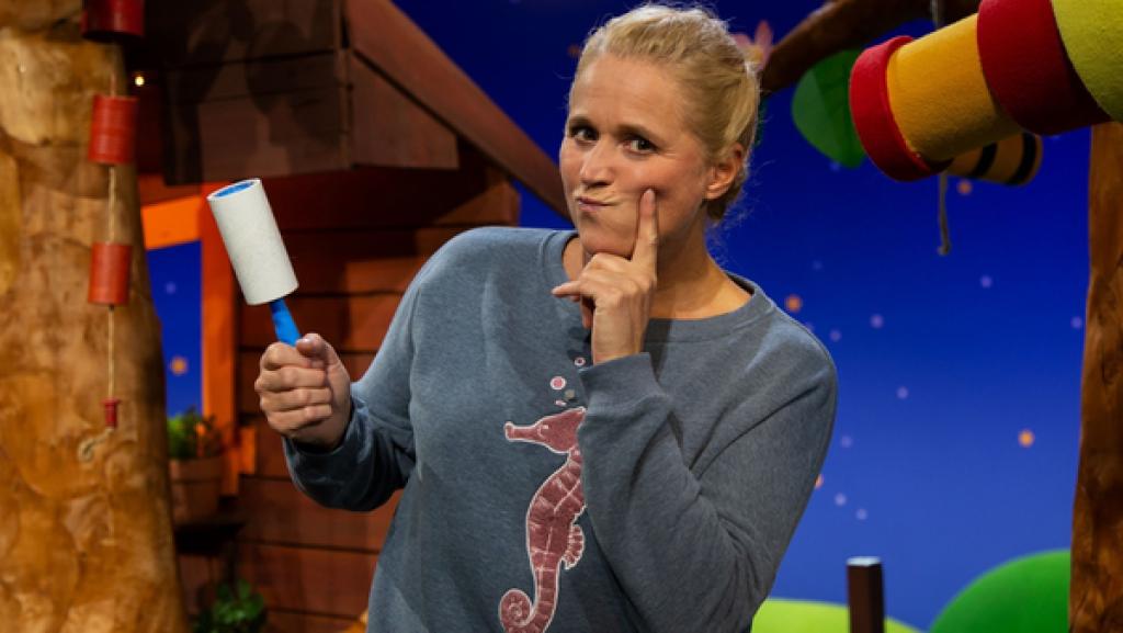 Singa hat eine sonderbare Sache: die hat einen Griff und eine Rolle. Was das wohl ist?