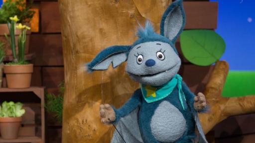 Rechte: KiKA/Josefine Liesfeld Juri und Fidi haben eine Überraschung vorbereitet: ein neues Baumhaus-Lied.