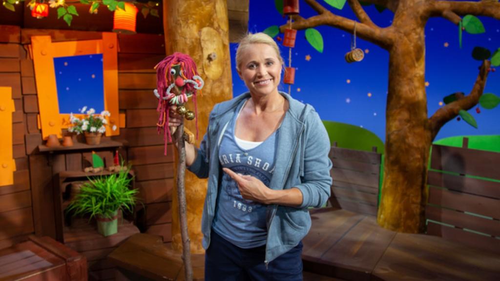 Singa hat sich ein besonderes Musikinstrument gebastelt: einen Ugly Stick. Das ist ein klassisches Rhythmusinstrument aus Neufundland.