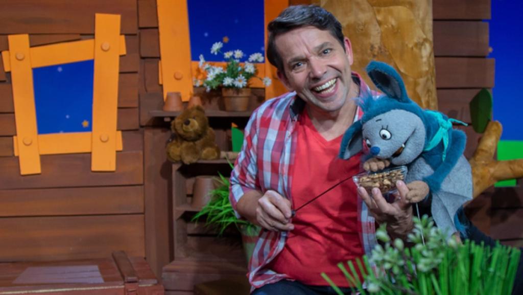 Juri und Fidi schließen eine Wette ab: wer als erstes lacht, verliert!