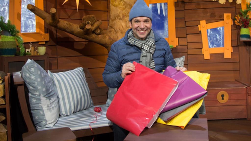 Weihnachten ist vorbei, und Juri lässt die Weihnachtsfeierlichkeiten ausklingen.