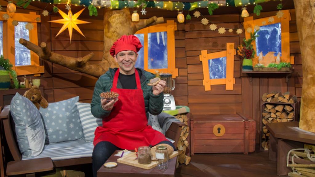 In Juris Schlemmerstube wird Nussmus zubereitet. Dazu braucht man tatsächlich nur eine Zutat, nämlich Nüsse.