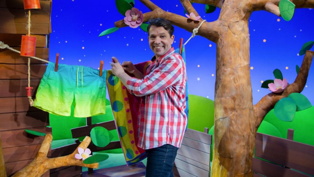 Warst du schon mal an einem Ort, an dem es nass und trocken zugleich ist? Rate, wo Juri war!