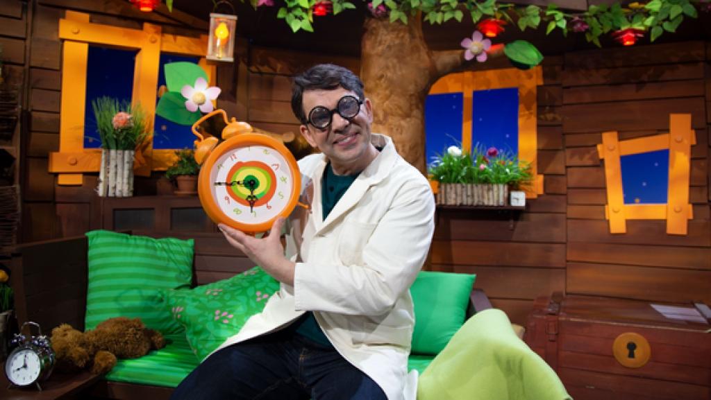 Hast du auch eine Uroma zuhause, die immer alle Uhren richtig stellt?