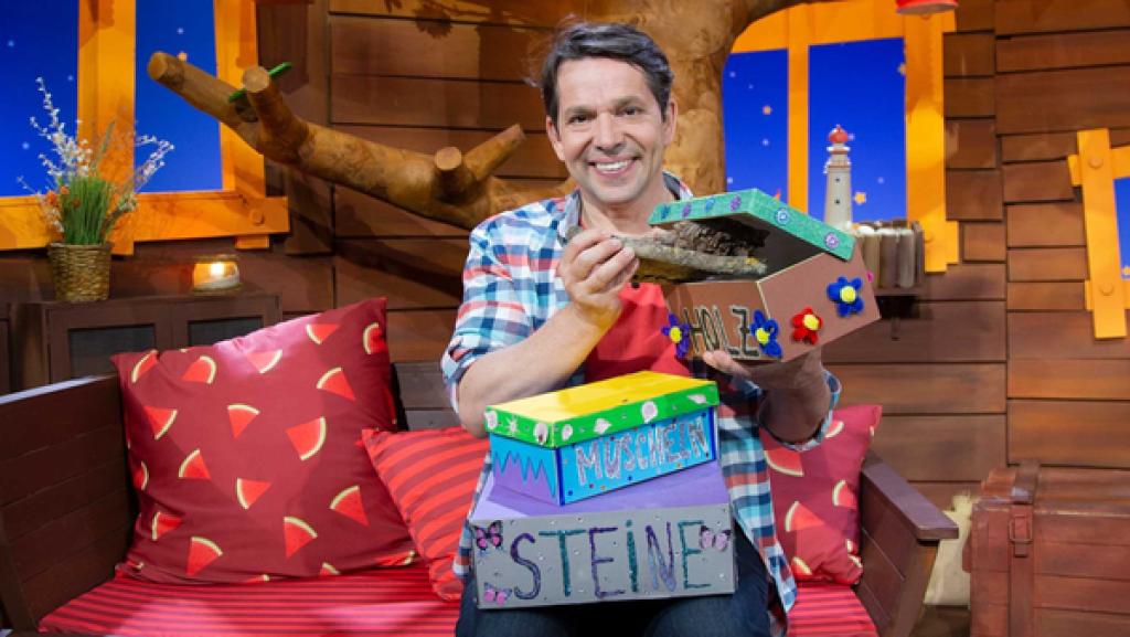 Juri zeigt dir, wie du am besten Sachen aus der Natür für später aufhebst.