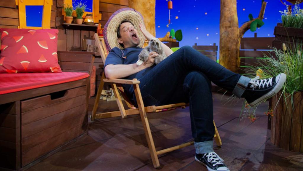 Juri versucht sich ganz langsam zu bewegen.