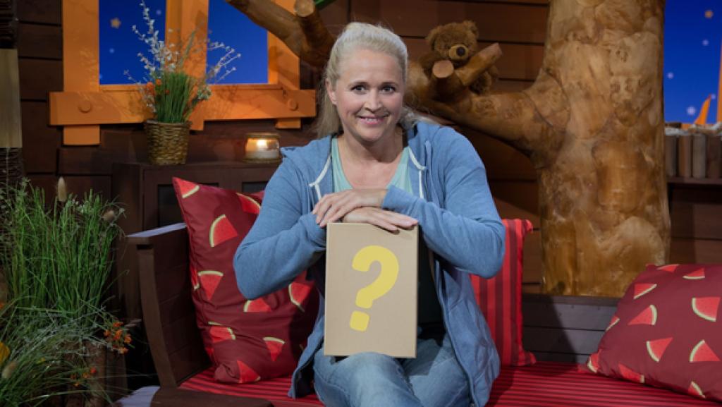 Singa freut sich über Juris Ratekarton.