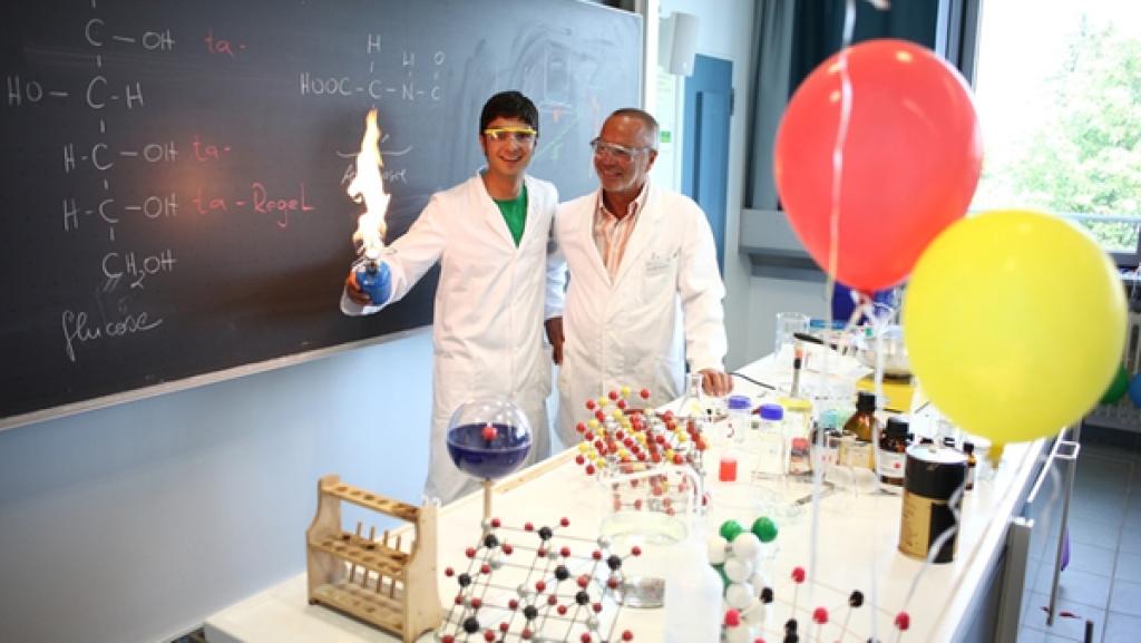 Der Gase-Check / Can mit LMU-Chemie-Professor Michael Anton | Bild: BR / megaherz GmbH / Hopfner