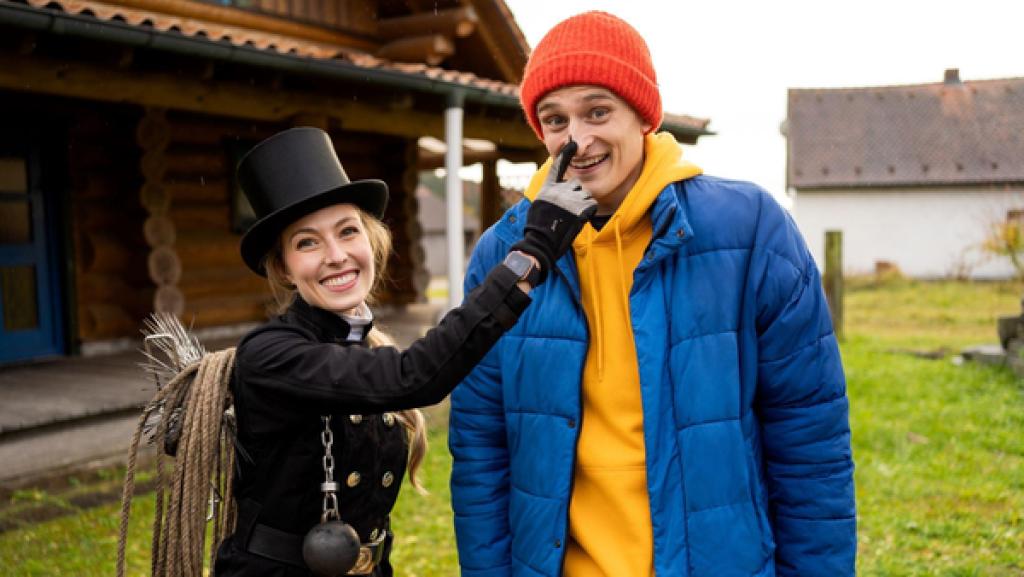 Der Silvester-Check | Checker Julian mit Schornsteinfegerin Laura | Bild: BR | Megaherz GmbH, Hans-Florian Hopfner