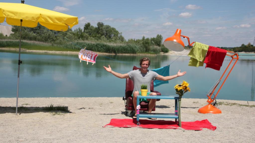 Der Badesee-Check | Tobi hat seine Checkerbude an den Echinger See verlegt. | Bild: BR | megaherz gmbh | Hans-Florian Hopfner