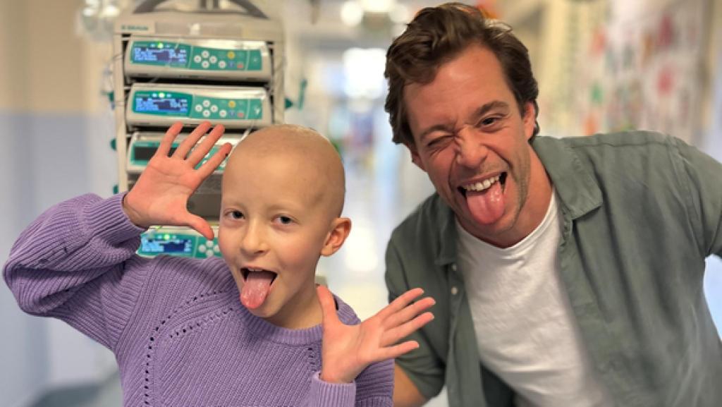 Der Krebs-Check | Checker Tobi mit der 9-jährigen Marlene. Sie ist an Knochenkrebs erkrankt und muss deswegen eine Chemotherapie machen. | Bild: BR | megaherz gmbh | Hans-Florian Hopfner