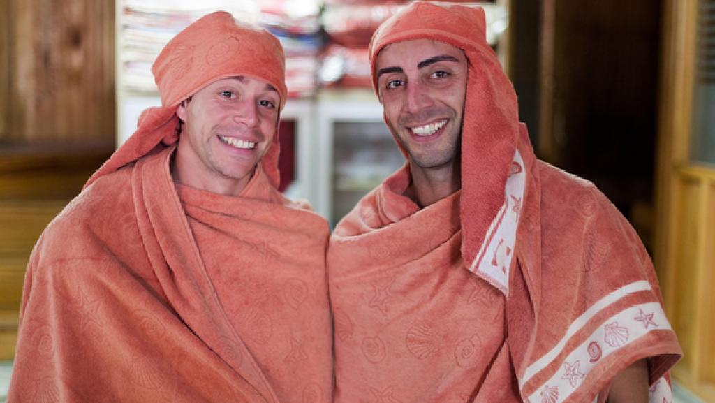 Der Türkei-Check - Abenteuer quer durchs Land (3/3) | Checker Tobi (links) und sein Freund Feri in einem Hamam in Safranbolu. | Bild: BR | megaherz gmbh | Hans-Florian Hopfner