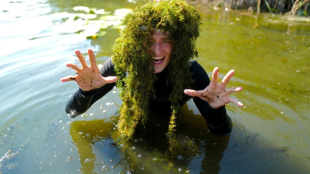 Mission saubere Seen | Rechte: BR | megaherz gmbh | Thomas Spitschka Mission saubere Seen | Checker Julian erforscht was Algen in unseren Seen alles machen. | Bild: BR | megaherz gmbh | Thomas Spitschka