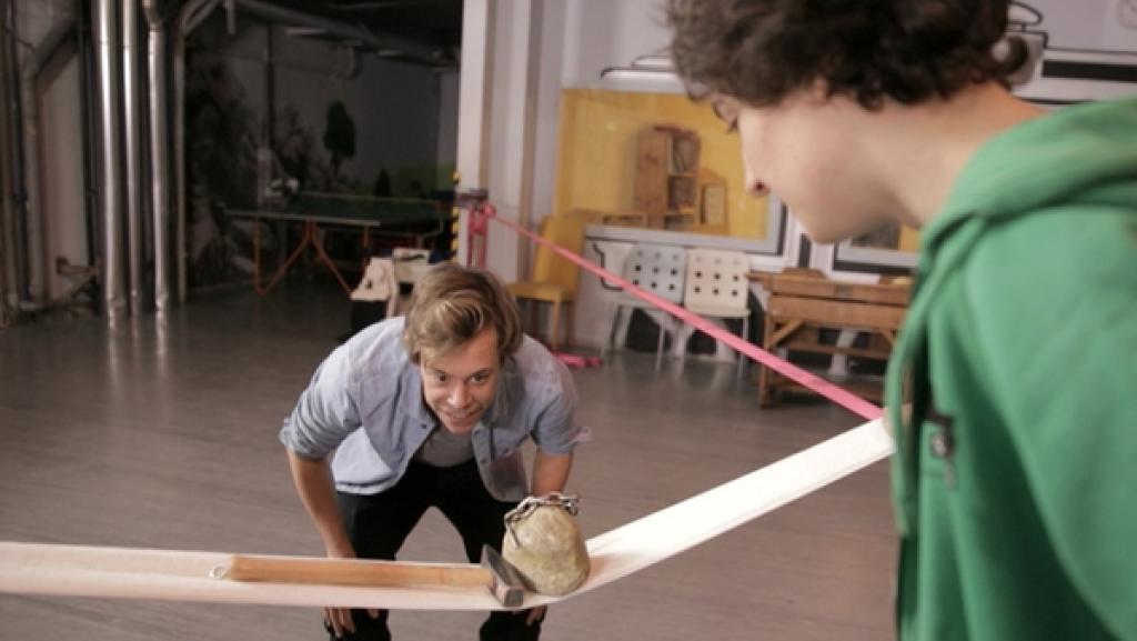 Ein Seil aus Klopapier?! | Rechte: BR / megaherz GmbH Ein Seil aus Klopapier | Bild: BR / megaherz GmbH