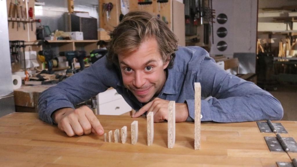 Einen Riesen-Dominostein kippen?! | Bild: br/megaherz