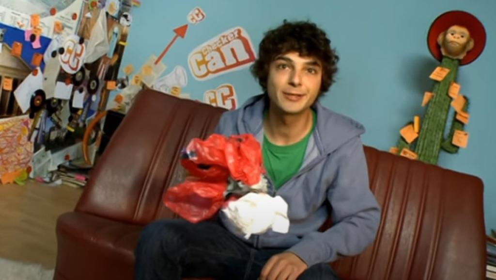 Apfelwickler · Müllverbrennung · Nicht das Wasser reichen | Rechte: BR (screen-shot aus Folge) Checker Can mit Mülltüten | Bild: BR (screen-shot aus Folge)