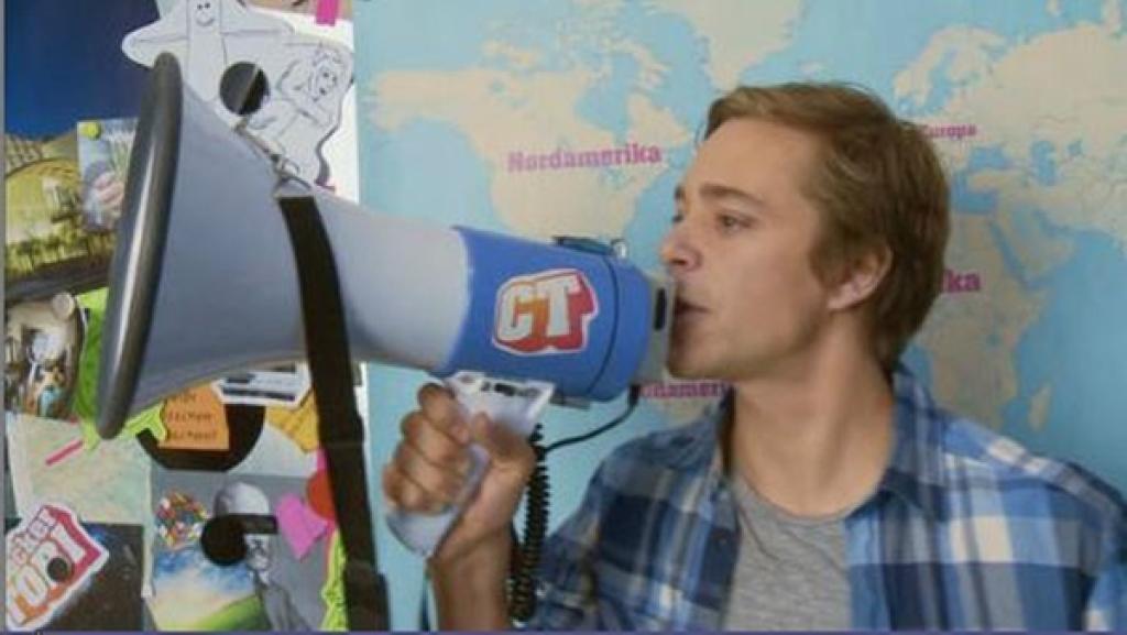 Bauleiter · Tag und Nacht · Plumplori | Rechte: BR | megaherz film und fernsehen gmbh Bauleiter | Tag und Nacht | Plumplori (10) | Checker Tobi beantwortet u.a. die Frage, woran man den Chef einer Baustelle erkennt. | Bild: BR | megaherz film und fernsehen gmbh