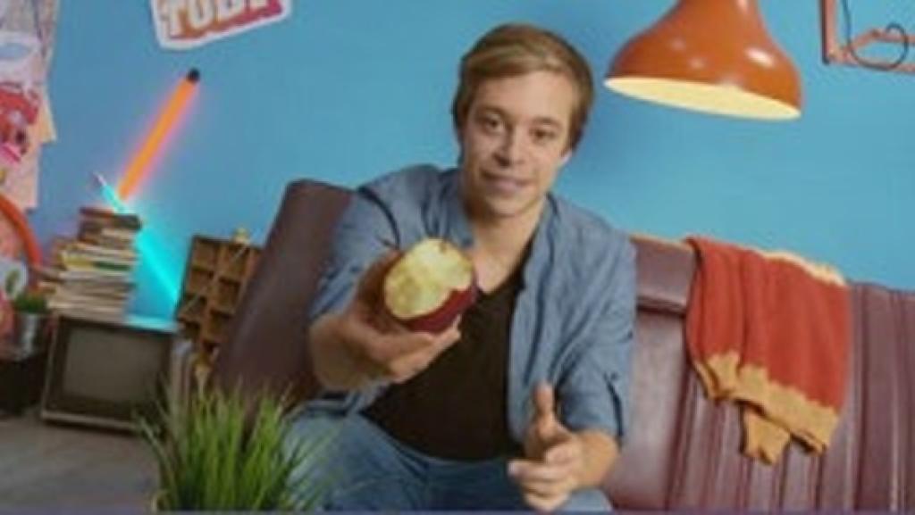 Wolle | Äpfel | Kaulquappen (07) / Checker Tobi beantwortet die Frage, warum Äpfel so schnell braun werden. | Bild: BR | megaherz film- und fernsehen gmbh