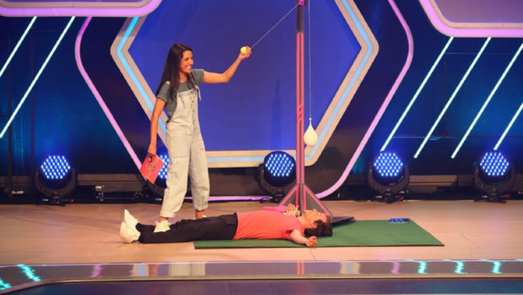 Schwebende Wasserbombe | Rechte: KiKA Schwebende Wasserbombe | Rechte: KiKA