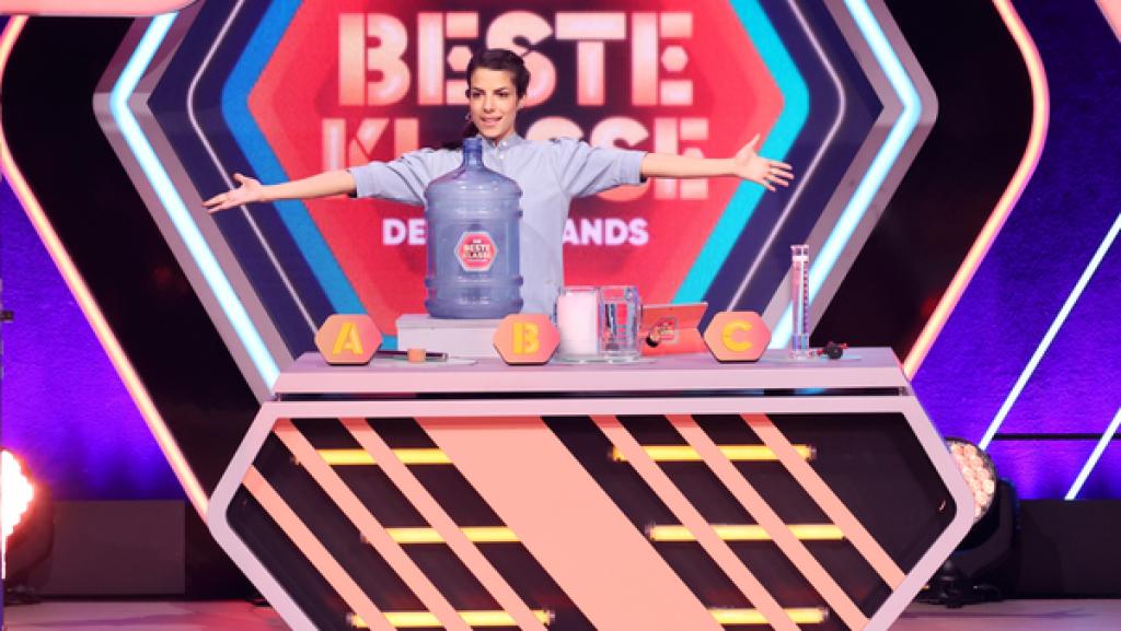 Plastikflasche zieht sich zusammen | Rechte: KiKA Plastikflasche zieht sich zusammen | Rechte: KiKA