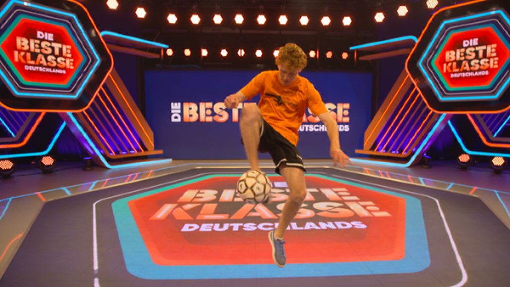 Jannik Singspiel gibt Tipps für Fußball-Tricks | Rechte: KiKA Jannik Singspiel gibt Tipps für Fußball-Tricks | Rechte: KiKA