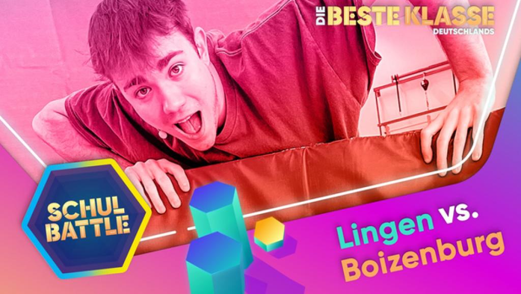Julius nah mit geöffnetem Mund. Er liegt bäuchlings und stützt sich mit Armen auf einer Matte ab. Unten rechts die Aufschrift Lingen vs. Boizenburg. Links das Logo vom Schulbattle.
