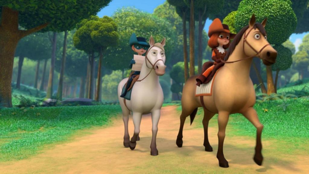 Im Wald: D'Artagnan reitet auf ihrem Pferd Planchet. Ihr Blick geht gebannt nach vorne. Dicht hinter ihr befindet sich Athos auf ihrem Pferd. Sie hält eine Karte in ihren Händen und schaut ebenfalls nach vorne. Um sie herum sind Bäume, Gräser und Blumen zu sehen, sowie der blaue Himmel.