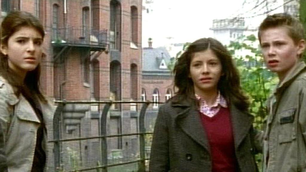 Zarina (S06/E10) | Rechte: NDR Folge 75: Zarina: Zarina wollte sich bei den Pfefferkörnern im Hauptquartier verstecken