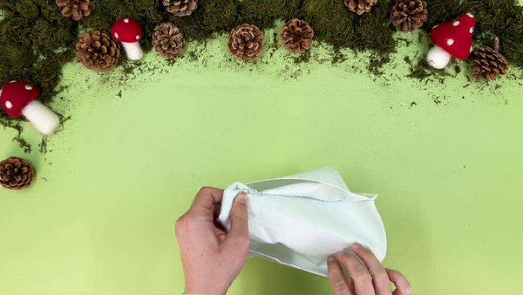 Kostenlose Bastelanleitung zum Herunterladen: Nähe deine eigene Schlumpfmütze!