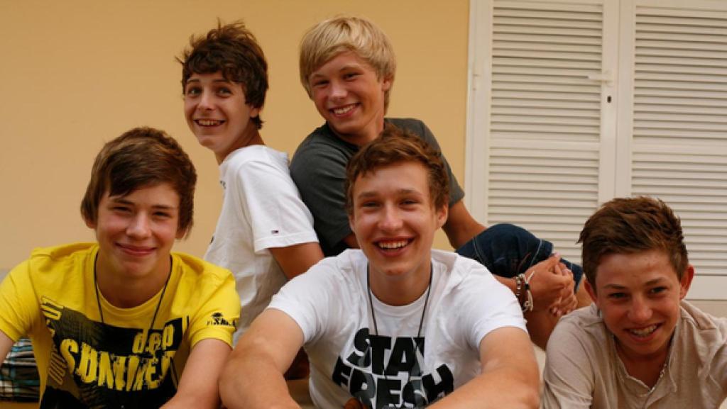 Jungs-WG Mallorca Folge 20 | Rechte: ZDF Die Jungs vor ihrer Villa.