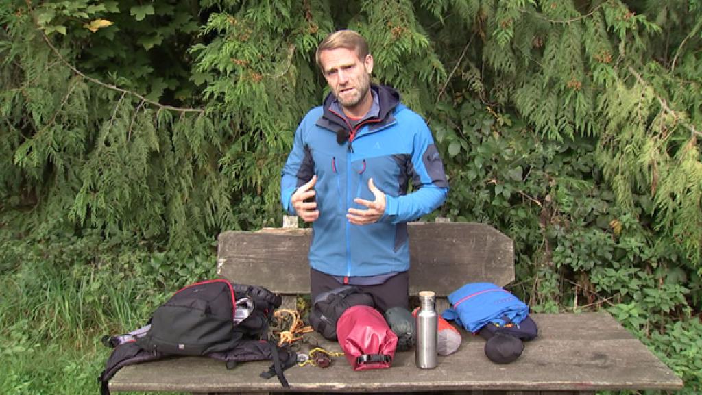 Richtig packen für die Wildnis | Rechte: hr/E und TV Film- und Fernsehproduktion Köln Wildnis-Coach Tobi