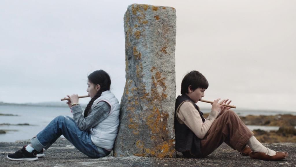 Rechte: SR Sam und Malachy leben in verschiedenen Jahrhunderten.