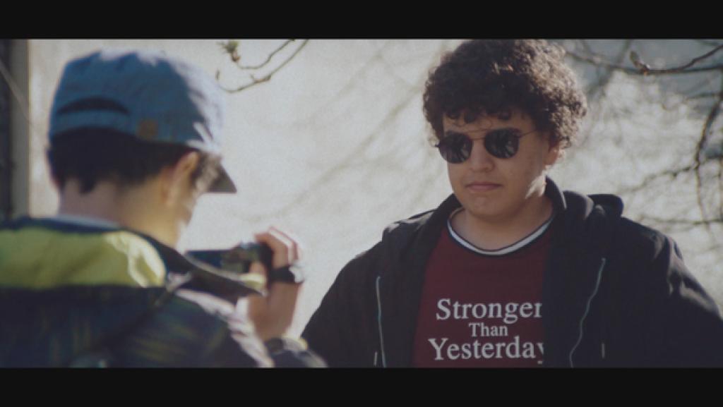 Rechte: SR/BNT Bulgarien Um den kleinen Bruder von der ewigen Streiterei der Eltern abzulenken, beschliesst Kris, mit Tony den tollsten Film aller Zeiten zu drehen.