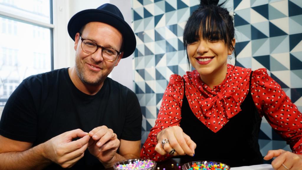 Ben und Jess basteln Schlüsselanhänger | Rechte: KiKA/ Franziska Gruber Ben und Jess basteln Schlüsselanhänger | Rechte: KiKA/ Franziska Gruber