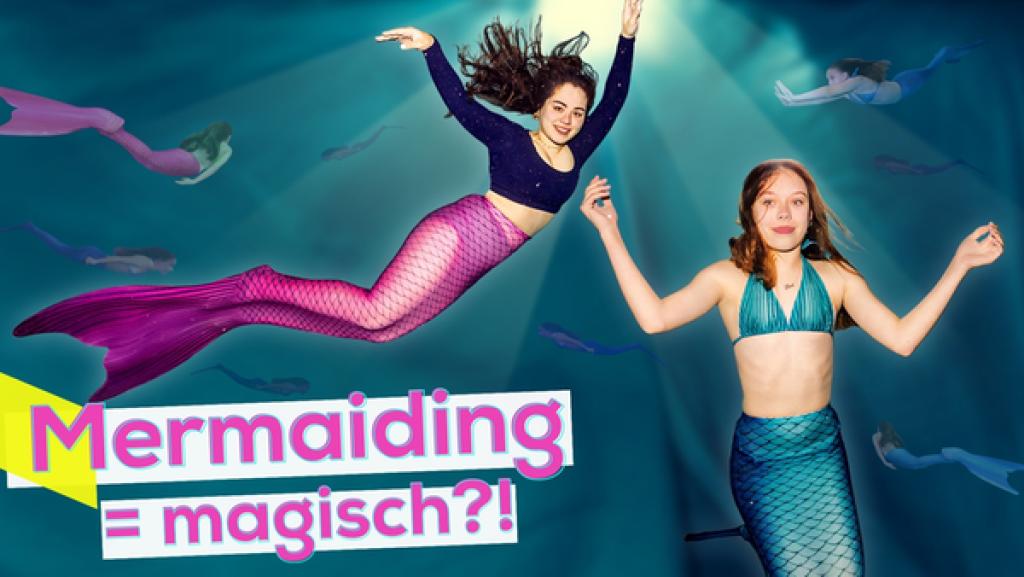 Rechte: KiKA/Kimo Wendt Sarah (links) beim Meerjungfrauenschwimmen-Kurs mit Lea. Das Bild wurde bearbeitet, dass es so aussieht als würden beide im Meer als Meerjungfrau schwimmen.