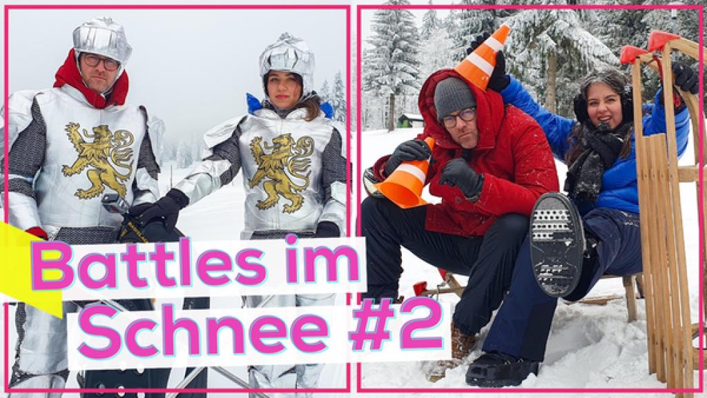 Splitscreen: Links Ben und Sarah in Ritter-Kostümen im Schnee. Rechts sitzen Sarah und Ben auf einem Schlitten. Aufschrift: Battles im Schnee #2