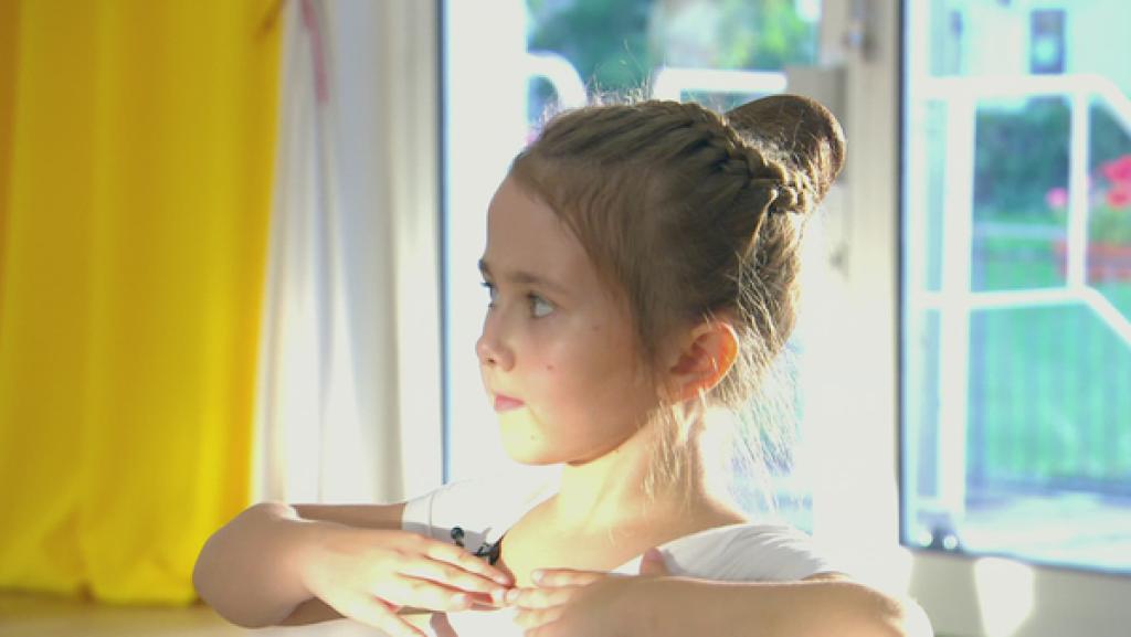 Quickstep lernen mit Mariia, Maxim und Trainer Arseniy | Rechte: KiKA Quickstep lernen mit Mariia, Maxim und Trainer Arseniy | Rechte: KiKA