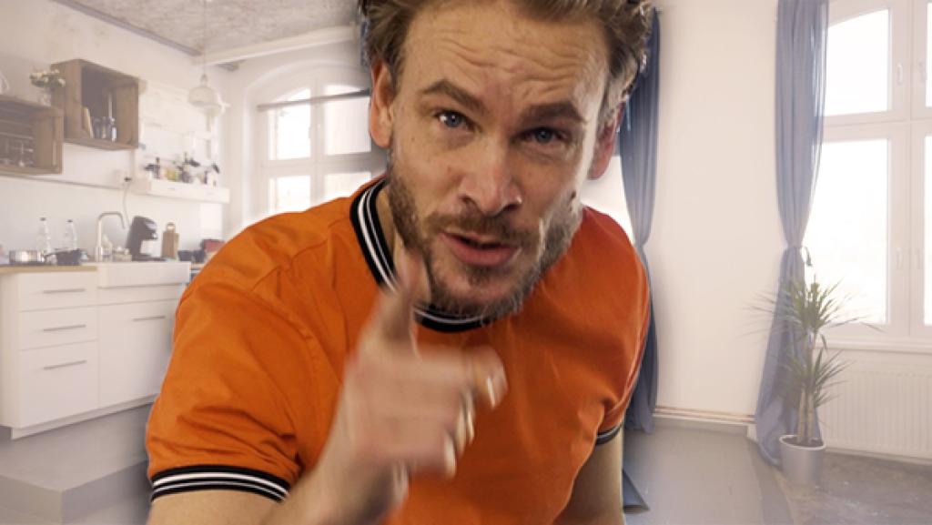 Rechte: KiKA/Nils Dettmann Medienproduktion Den Stütz aber jetzt mal richtig mit POWER! Sascha Hauser (Frederic Heidorn) treibt an.