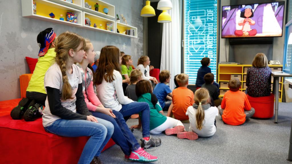 Fernsehen | Rechte: KiKA/Carlo Bansini 