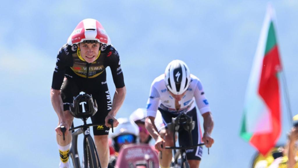 Jonas Vingegaard überholt Remco Evenepoel 