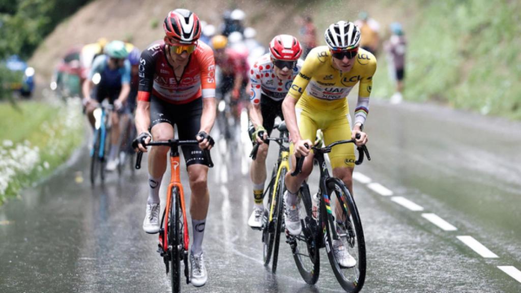Tadej Pogacar und Jonas Vingegaard bei der 19. Etappe der Tour de France